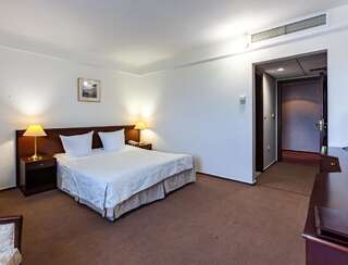 Отель Президент Отель Тюмень Центр Тюмень Стандартный двухместный номер с 1 кроватью или 2 отдельными кроватями-1